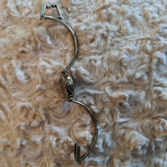 Anne Klein Watch " Bracelet" - Picture 2 of 3